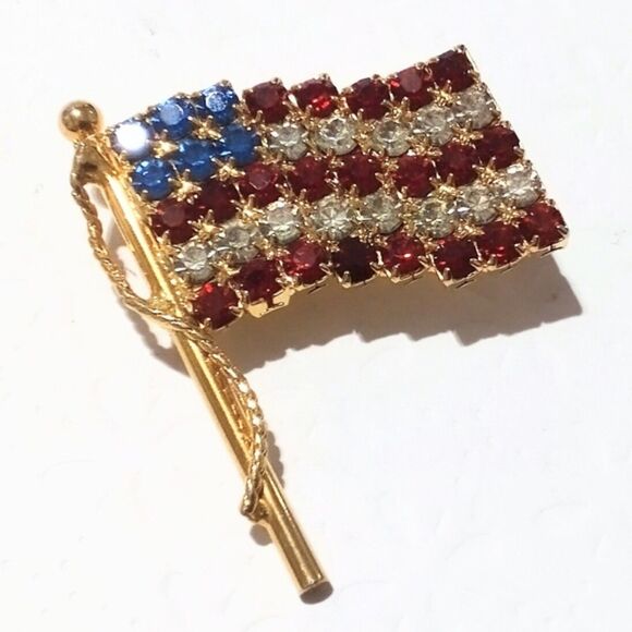 Vintage Rhinestone American Flag Brooch Patriotic Stars and Stripes - Picture 2 of 5